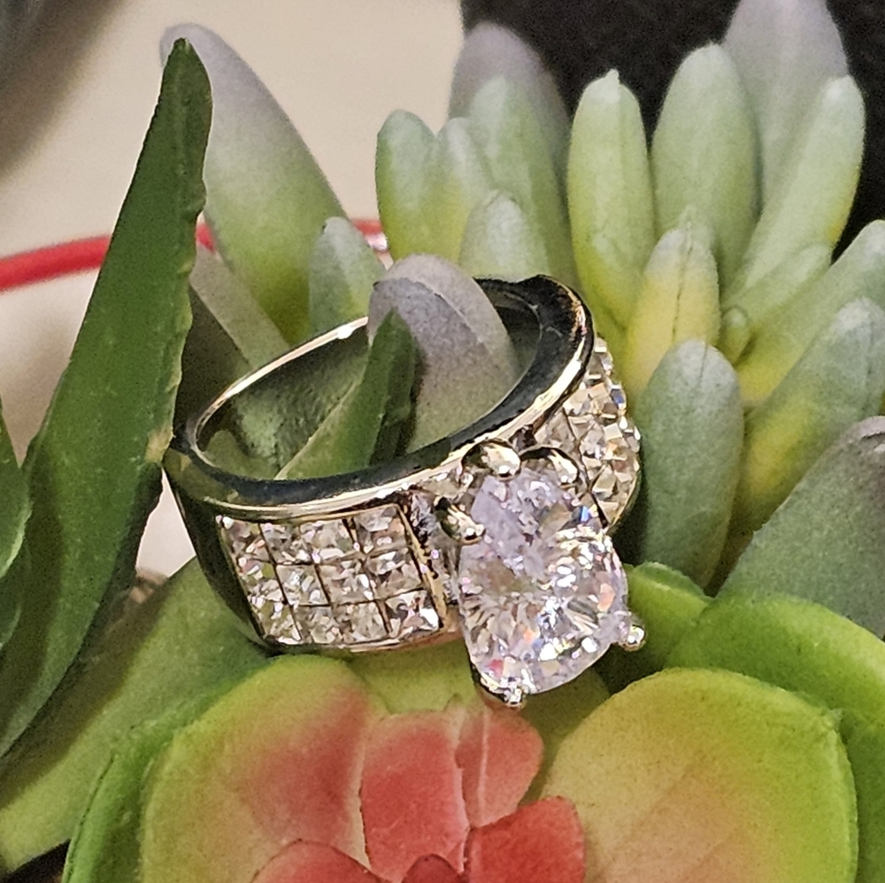 Classic Pear Cut Promise Ring